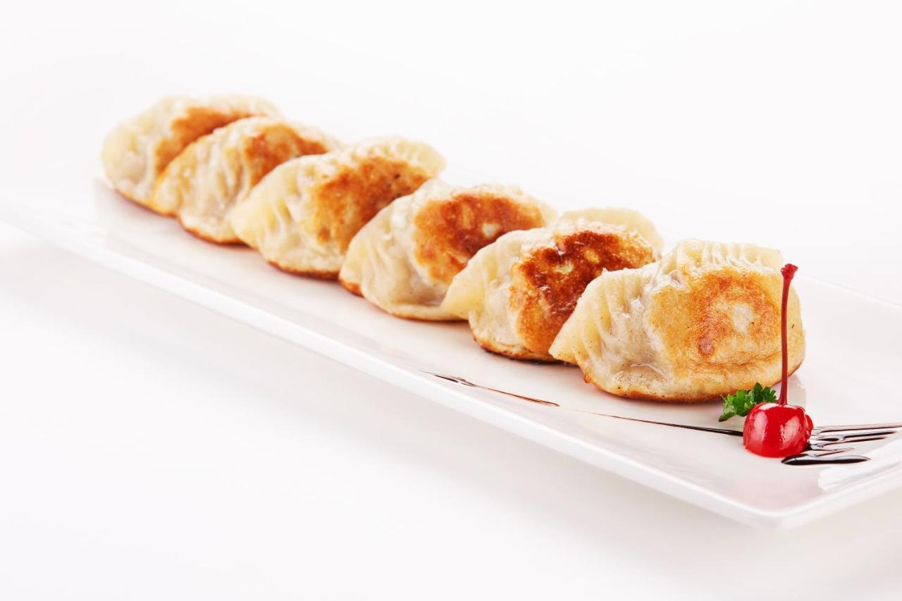 Beijing Hotel Минск Екстериор снимка Fried dumplings