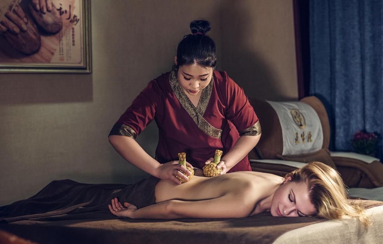Beijing Hotel Минск Екстериор снимка Thai massage